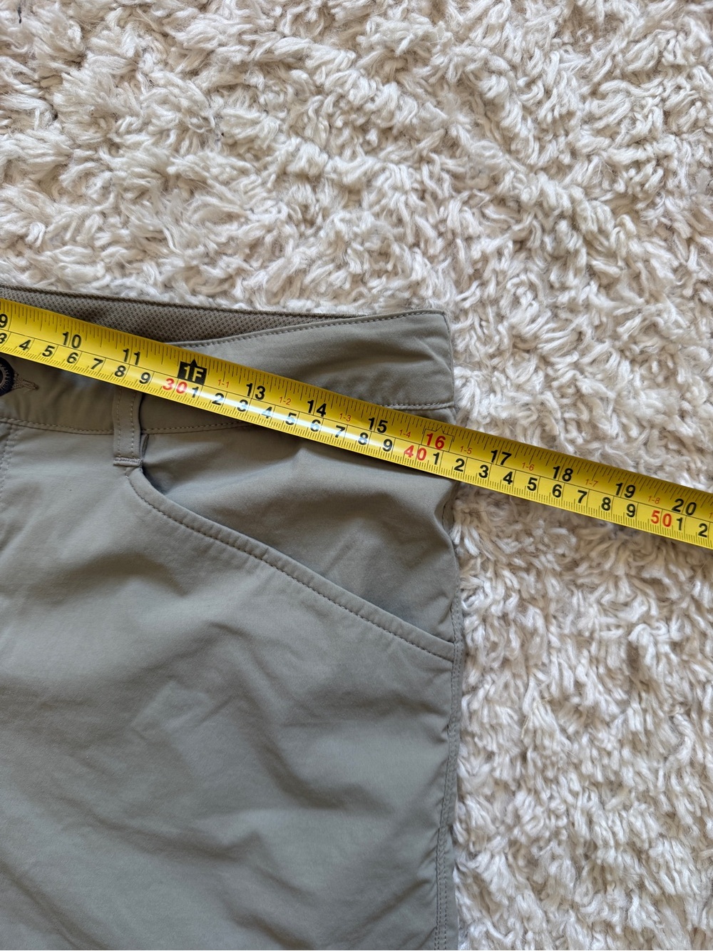 Patagonia Women's Tan Quandry Shorts 5”. Interior sizer. Stretchy & Comfy. Sz 8 - Picture 5 of 10